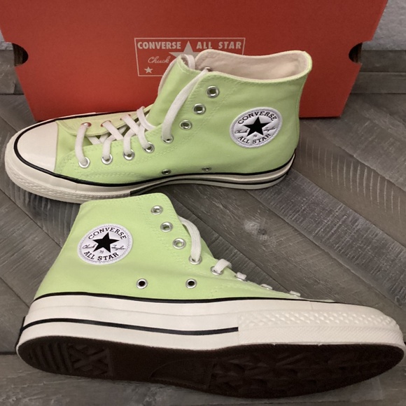 Converse Gender Inclusive Chuck Taylor® All Star® 70 High Top Sneaker - Picture 6 of 11